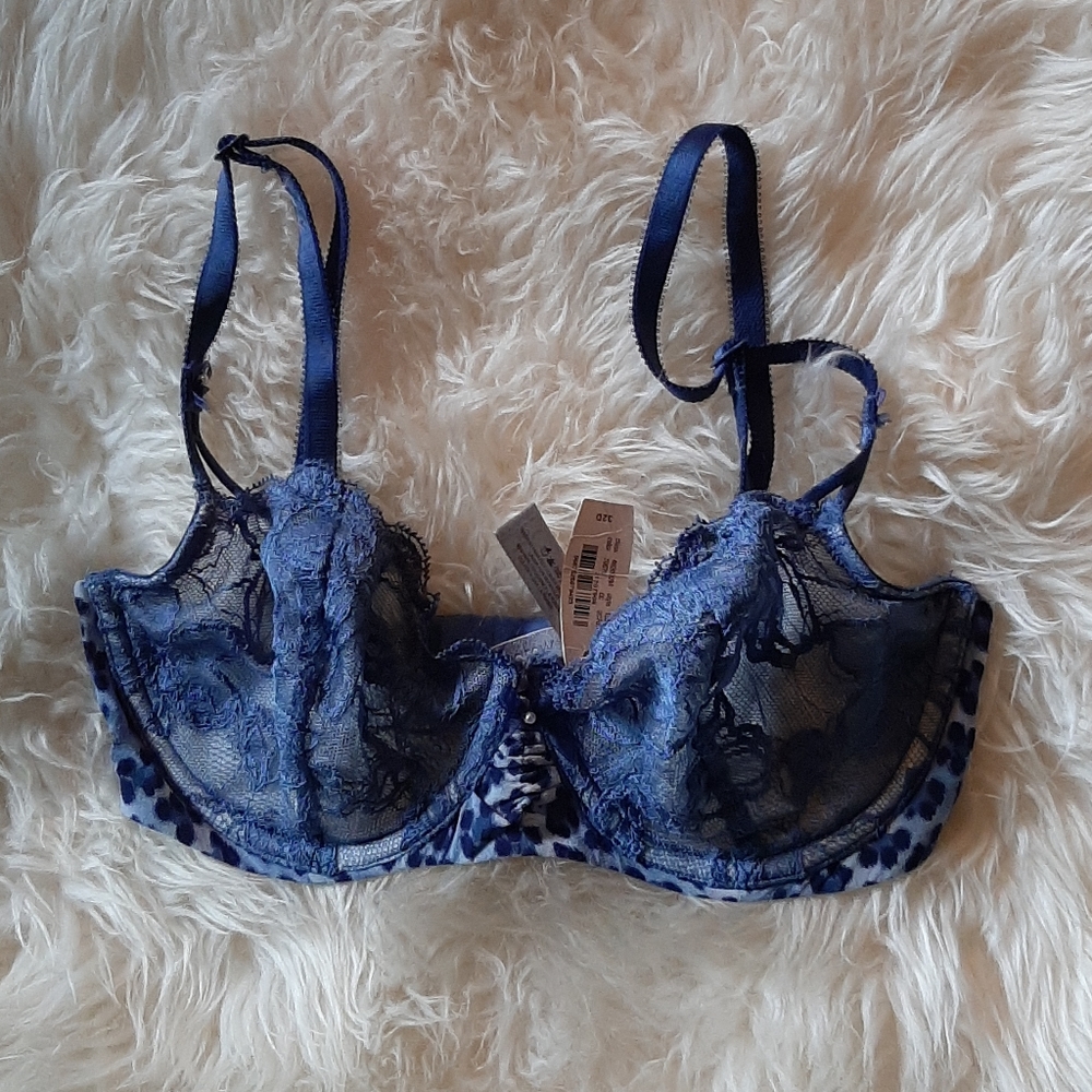 NWT Victoria's Secret bra 32D